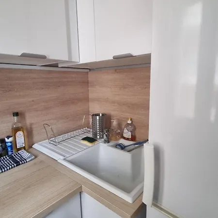 De La Salis Apartment *